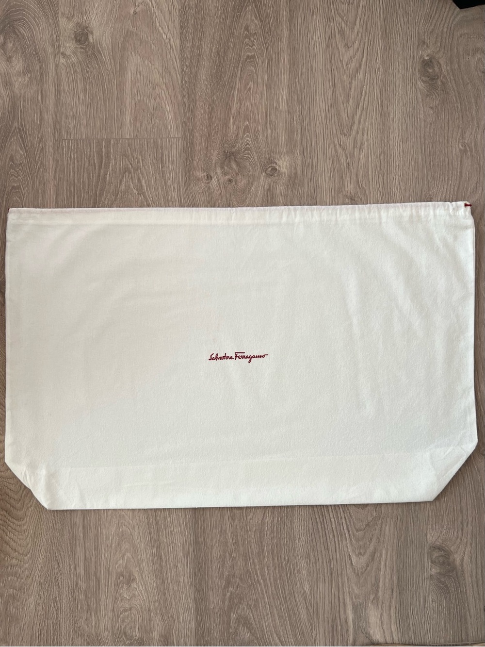 Ferragamo dust bag (C922)